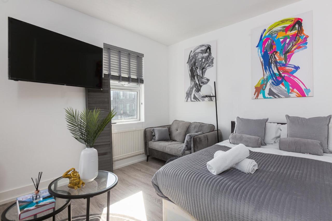 Studio Apt, 8 Min Walk From Tube 3 ロンドン エクステリア 写真